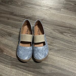 Josef Seibel Women's Blue and Tan Flats